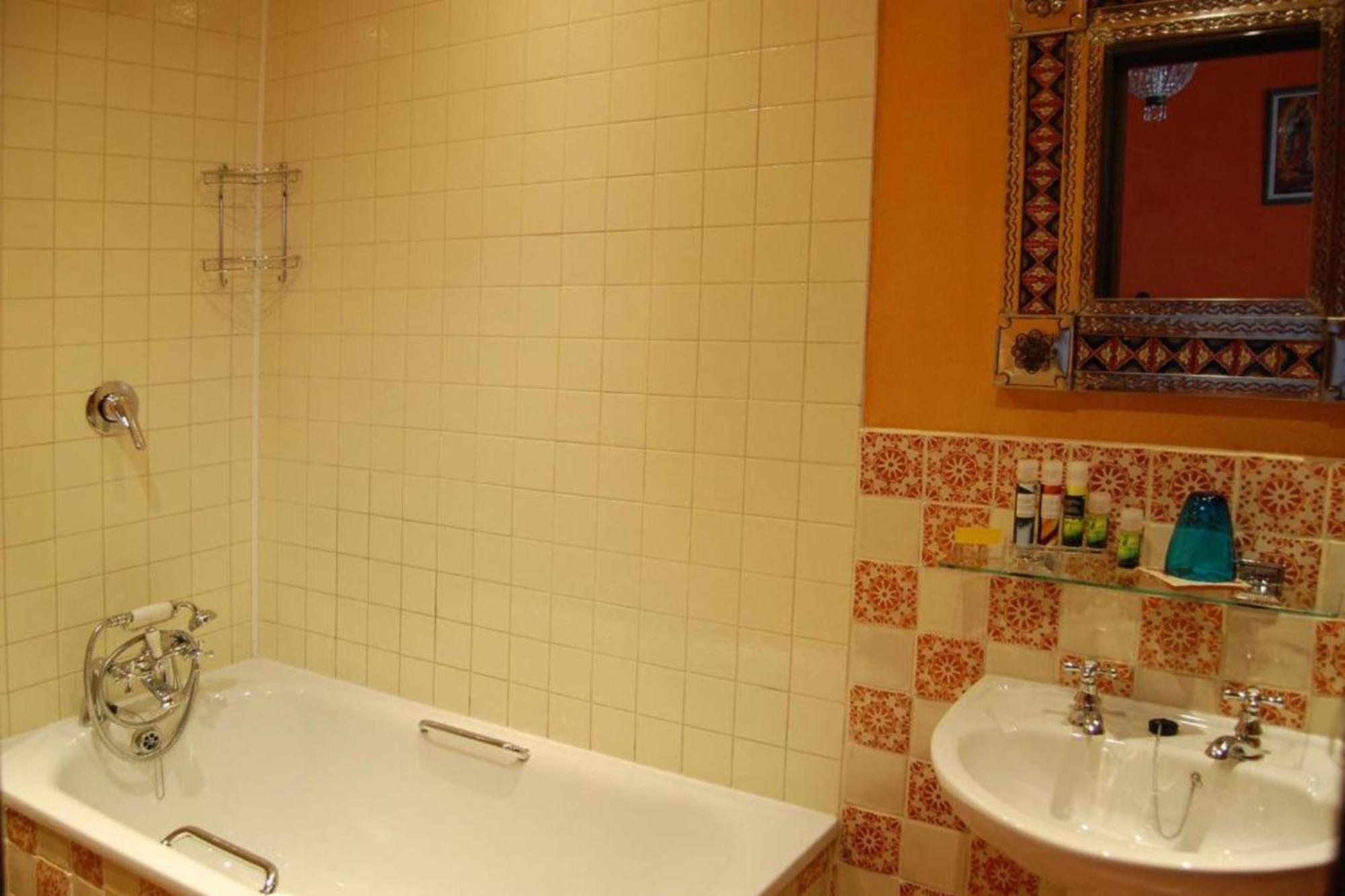 Dancenter South London Camberwell Hotel ภายนอก รูปภาพ
